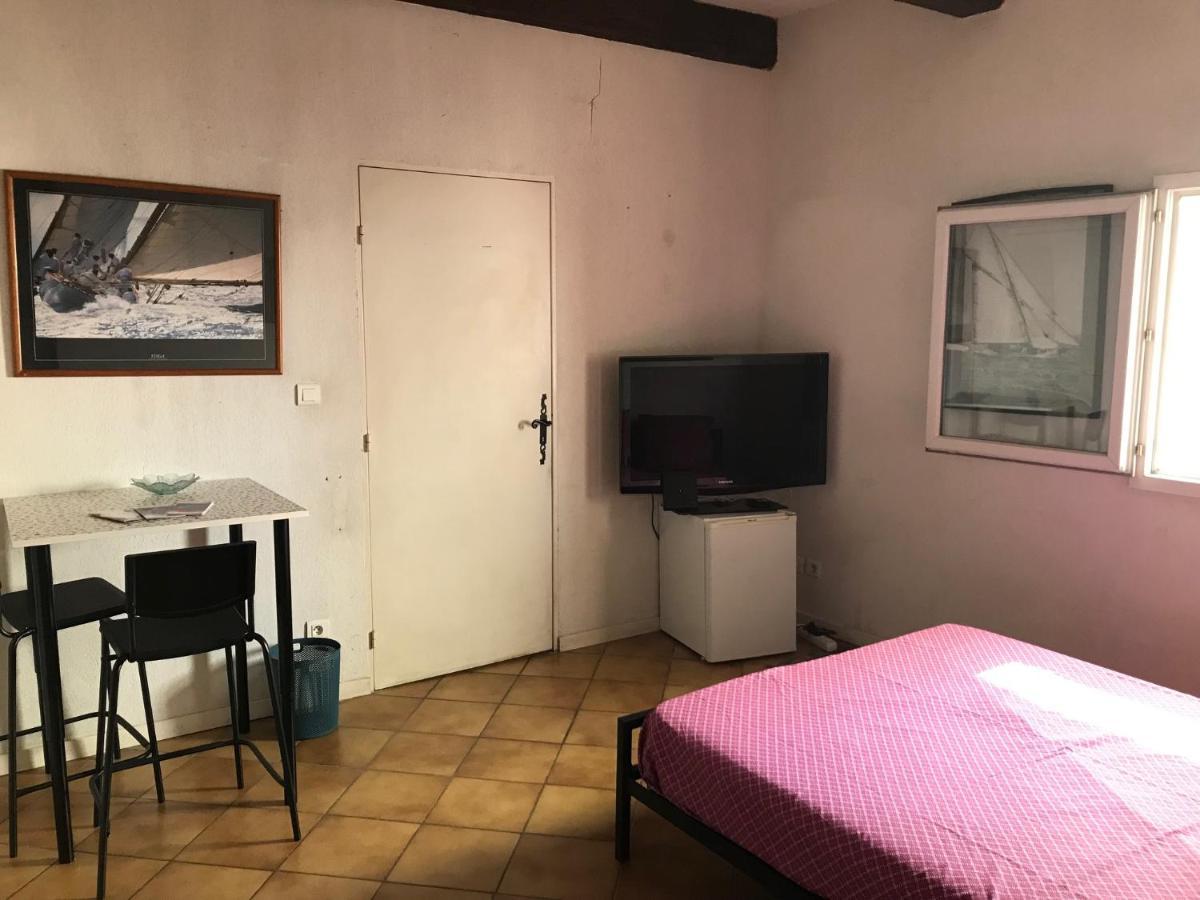 Chambre Climatisee Avec Sdb Privee Dans Une Villa Avec Piscine Ouverte D'Avril A Mi Octobre 마르세유 외부 사진